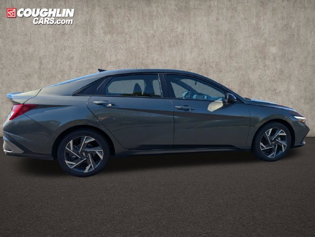 Certified 2025 Hyundai Elantra SEL FWD image 8