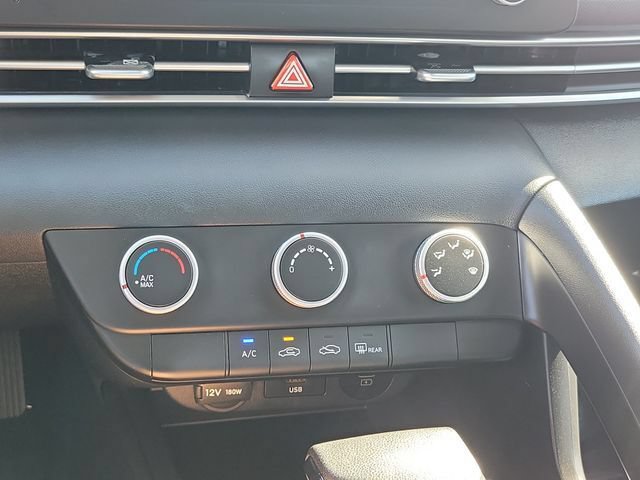 Certified 2025 Hyundai Elantra SE FWD image 11