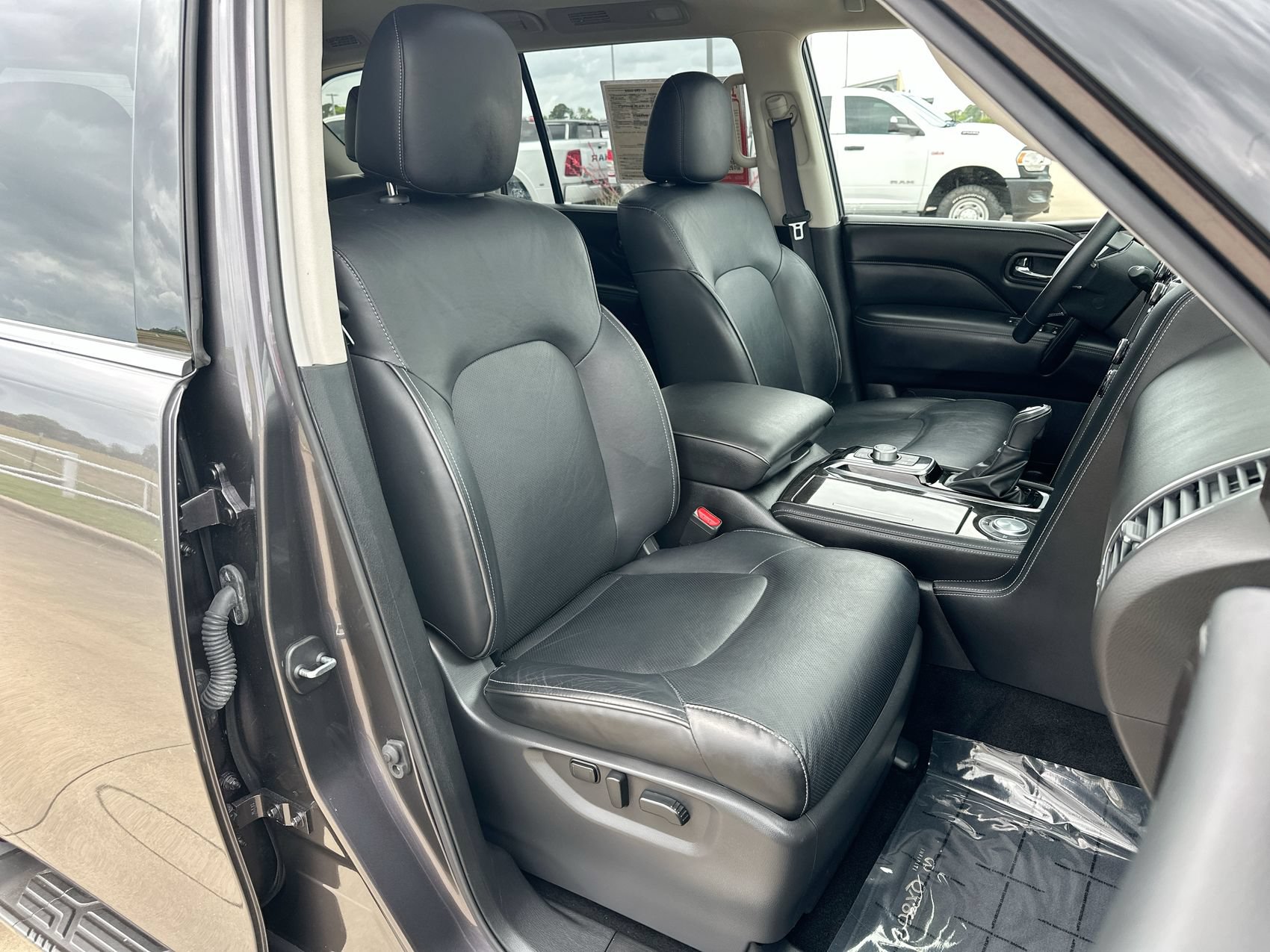 Used 2024 INFINITI QX80 Luxe RWD image 27