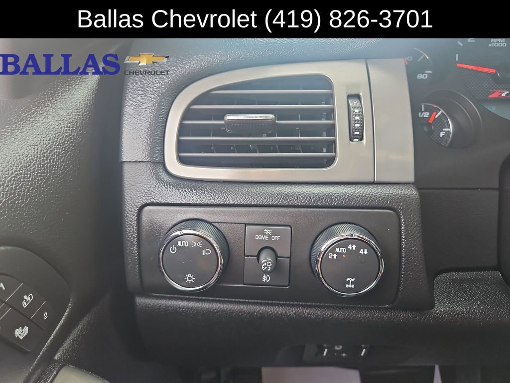 Used 2010 Chevrolet Avalanche LT w/ Luxury Package AWD/4WD image 17