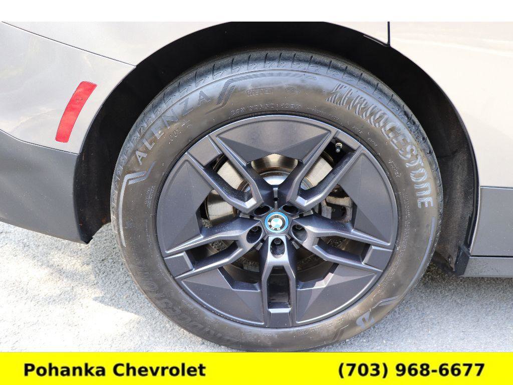 Used 2024 BMW iX xDrive50 image 29