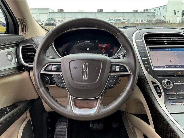 Used 2020 Lincoln Nautilus Reserve w/ Equipment Group 202A image 16