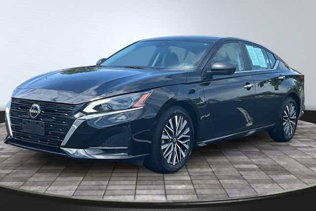 Used 2025 Nissan Altima 2.5 SV