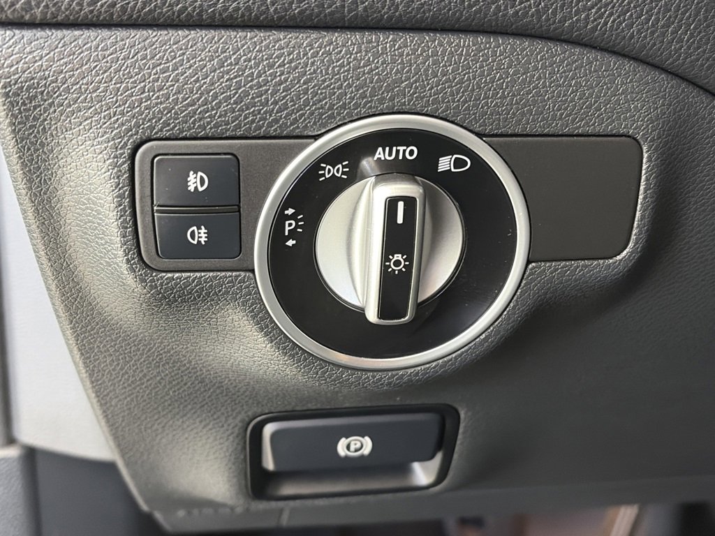 Used 2017 Mercedes-Benz GLA 250 4MATIC image 24