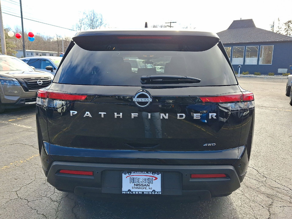 Certified 2025 Nissan Pathfinder S image 22