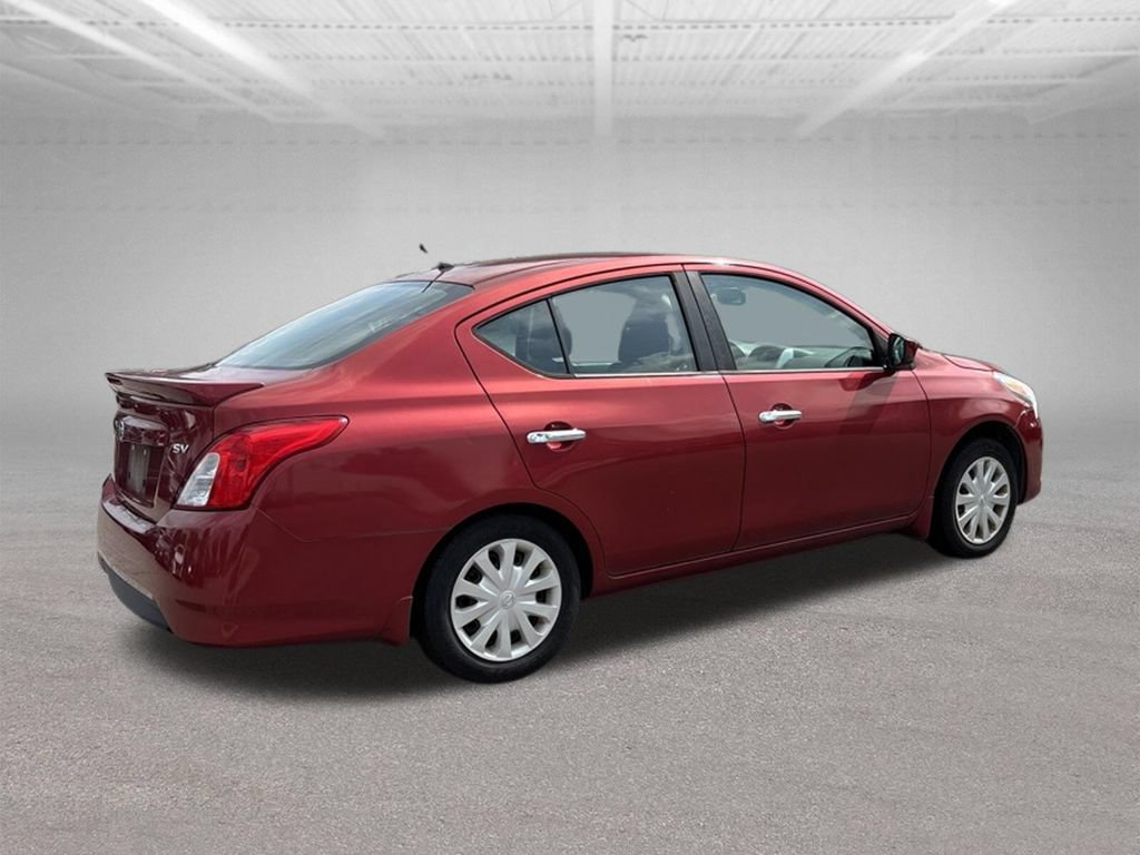 Used 2017 Nissan Versa SV w/ Fog Lights Package FWD image 3