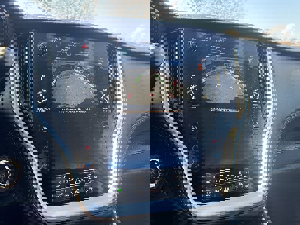 Used 2024 Subaru Outback Premium image 13