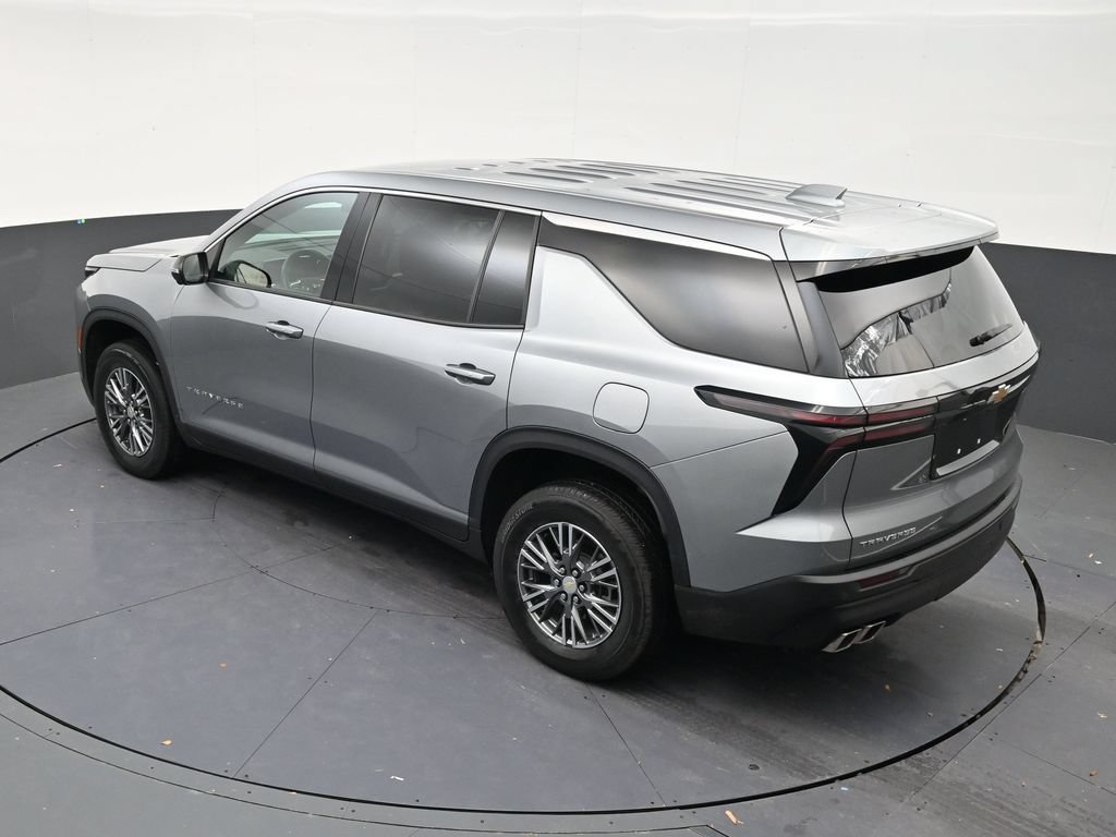 Used 2024 Chevrolet Traverse LS FWD image 13