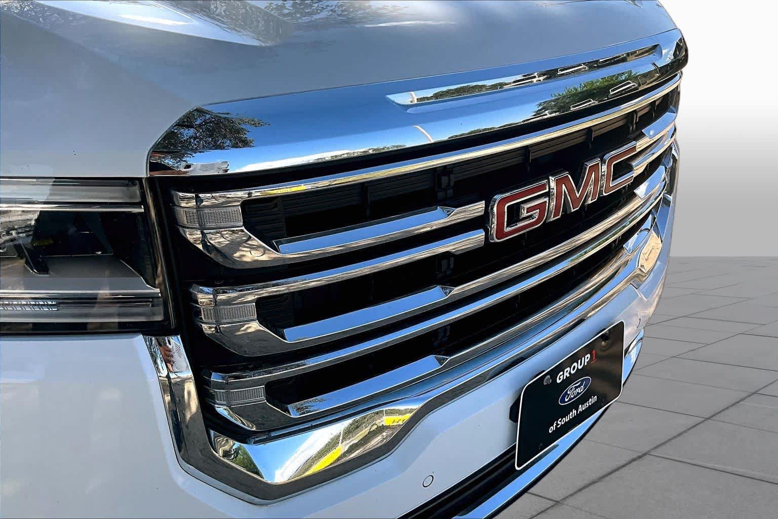 Used 2022 GMC Acadia SLE FWD image 30