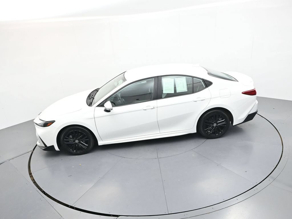 Used 2025 Toyota Camry SE FWD image 25