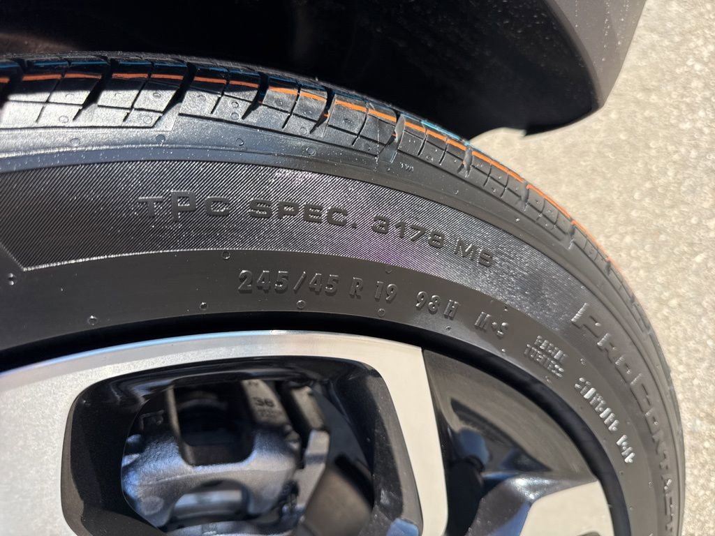 New 2026 Chevrolet Trax RS w/ Sunroof Package image 32