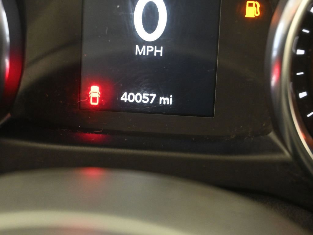 Used 2022 Jeep Gladiator Willys image 36