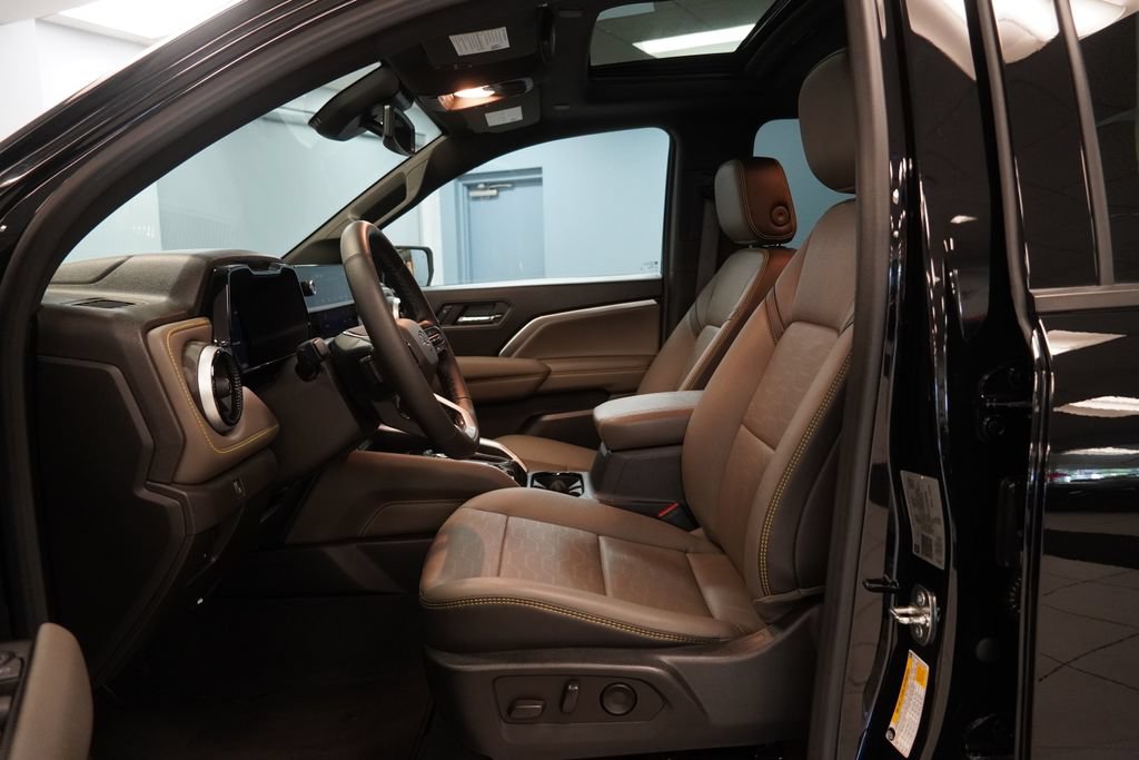 Used 2023 Chevrolet Colorado ZR2 w/ ZR2 Convenience Package III AWD/4WD image 6