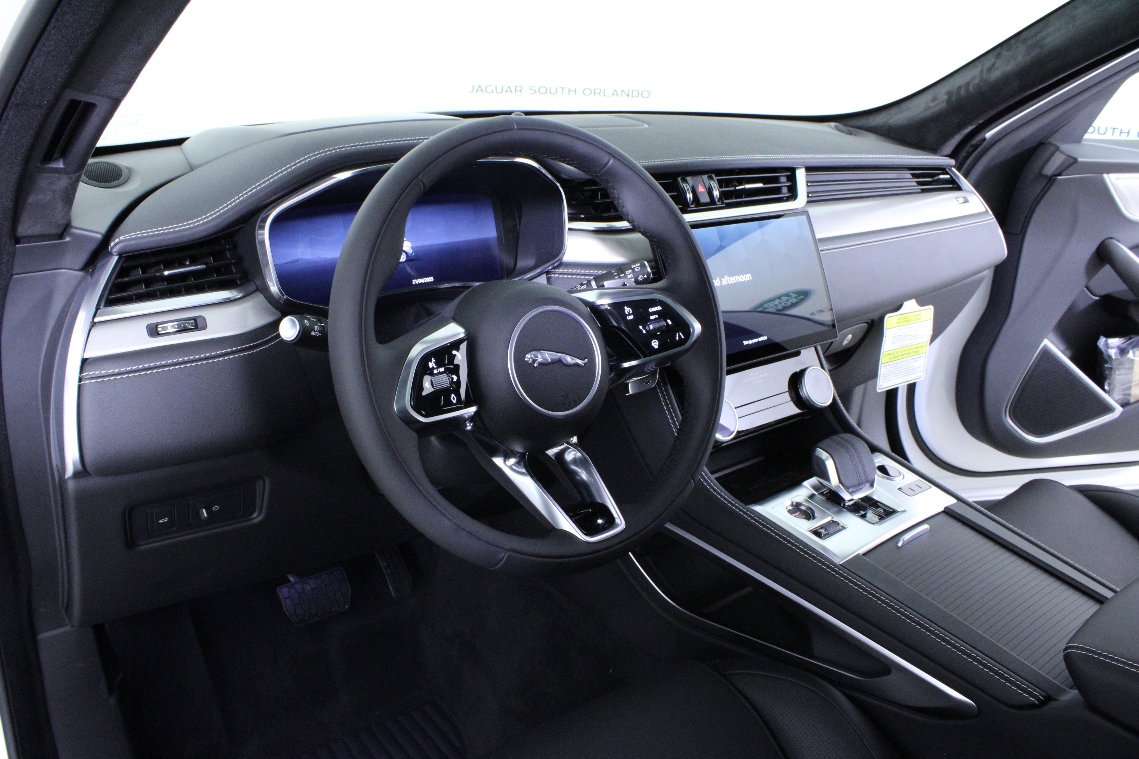 New 2026 Jaguar F-PACE R-Dynamic S image 16