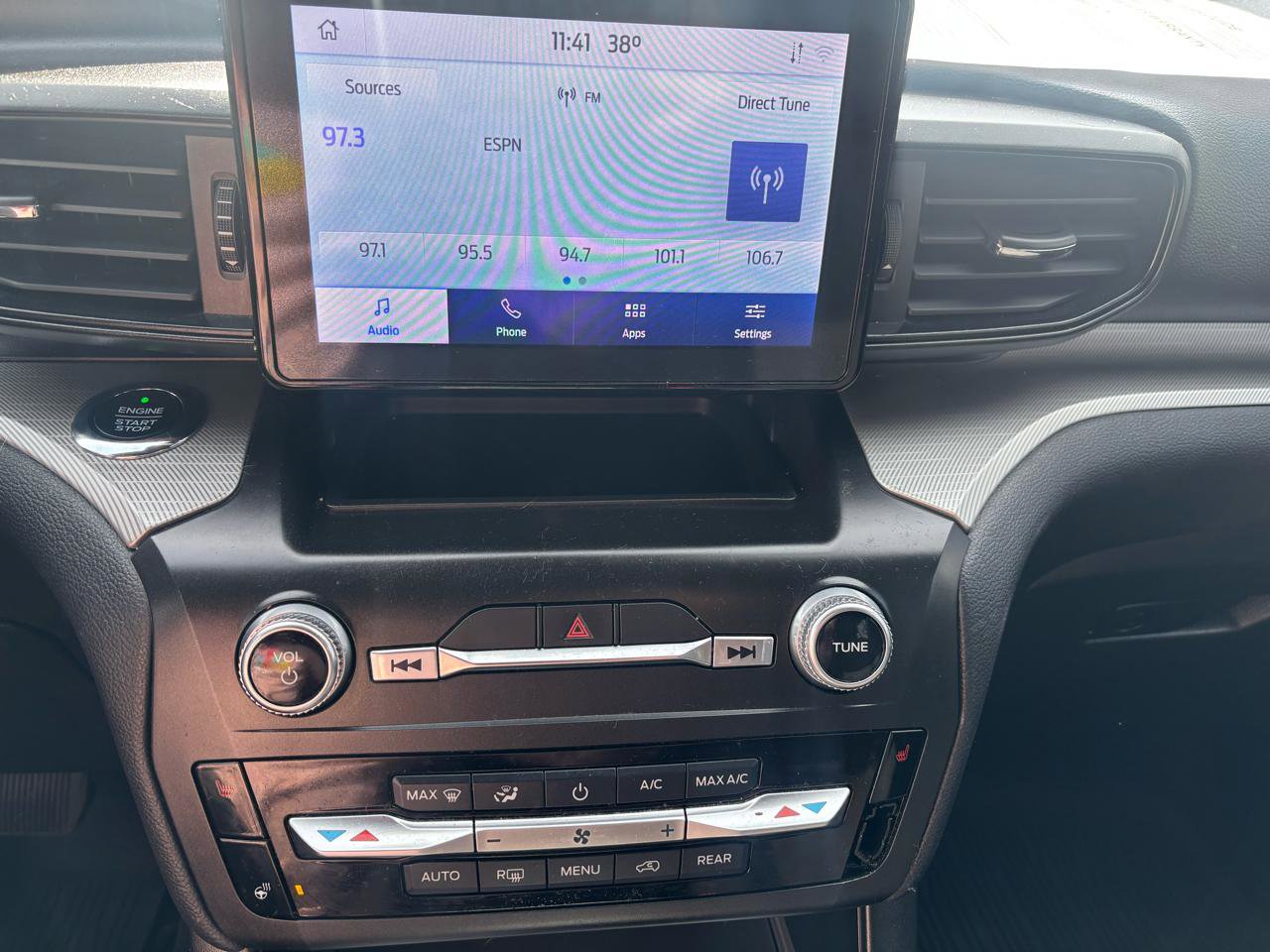 Used 2020 Ford Explorer XLT w/ Comfort Package image 15