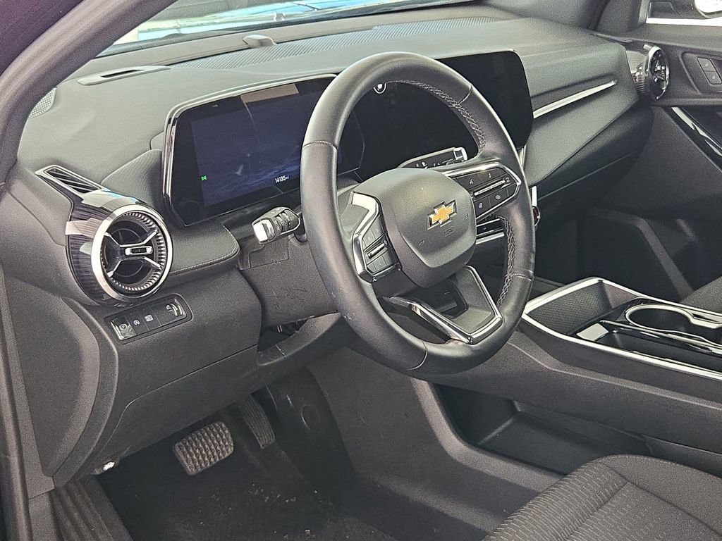 Used 2025 Chevrolet Equinox LT image 16