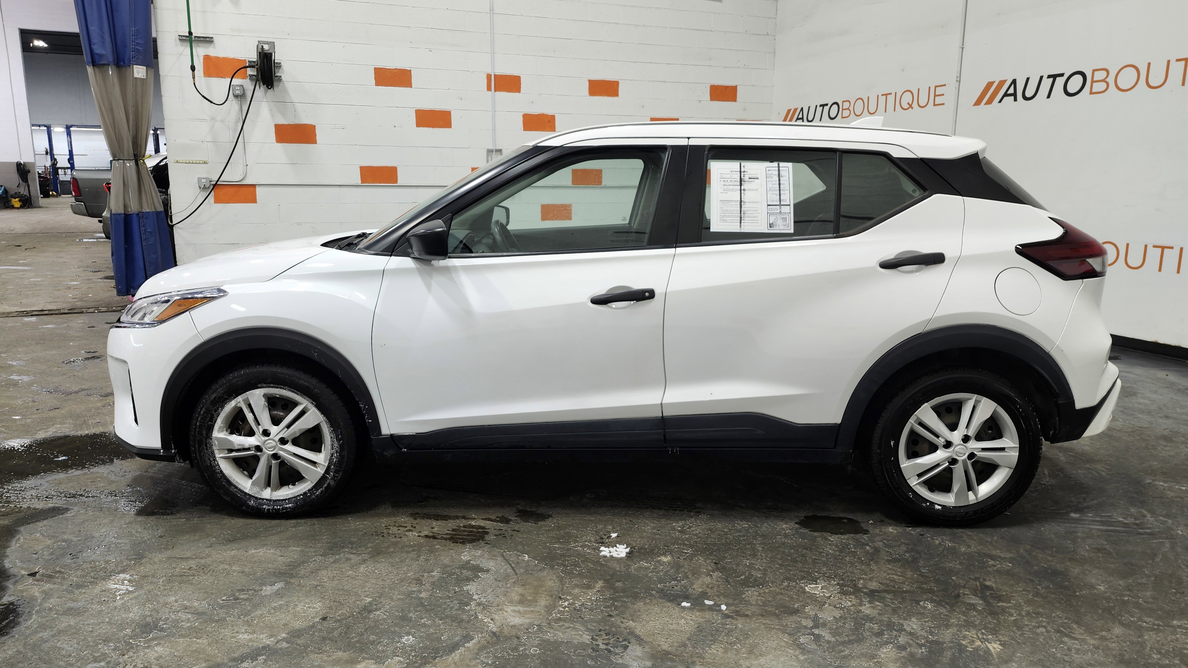 Used 2021 Nissan Kicks S image 12