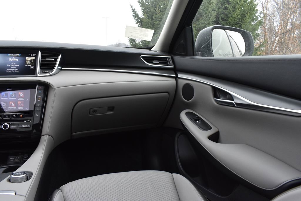 New 2025 INFINITI QX50 Luxe image 15