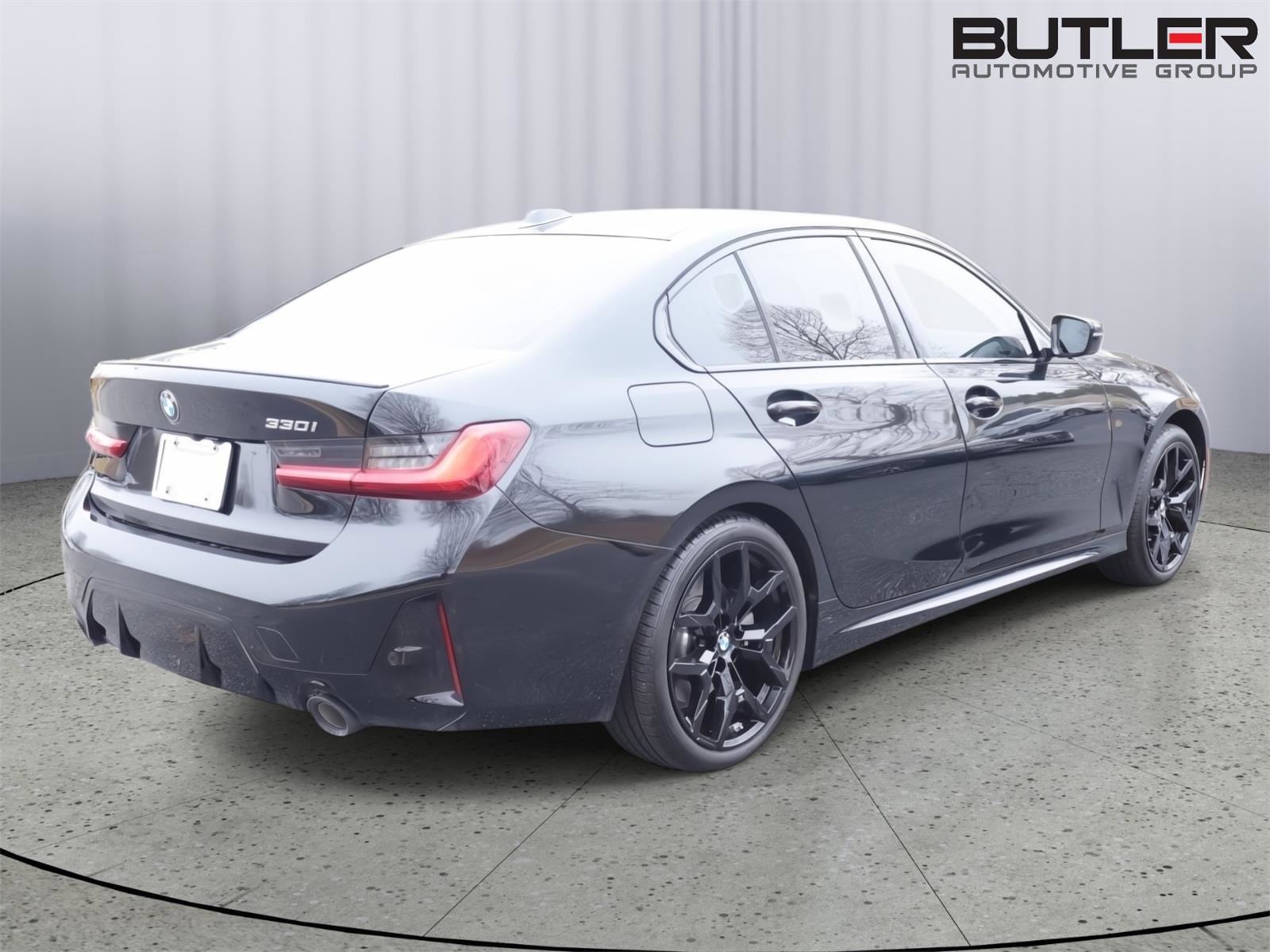 Used 2026 BMW 330i Sedan w/ M Sport Package image 7