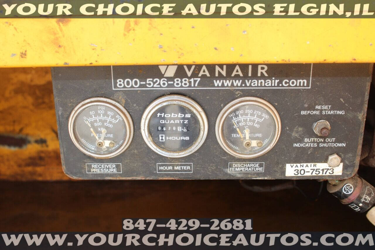 Used 2009 Ford F550 2WD Regular Cab Super Duty image 22