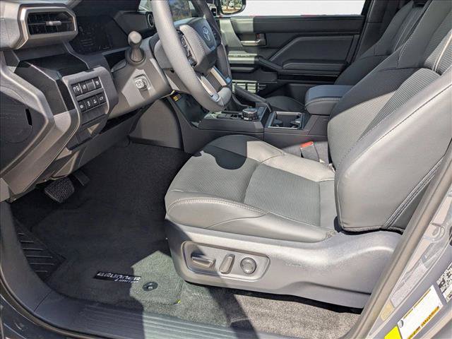 Used 2025 Toyota 4Runner Limited AWD/4WD image 4