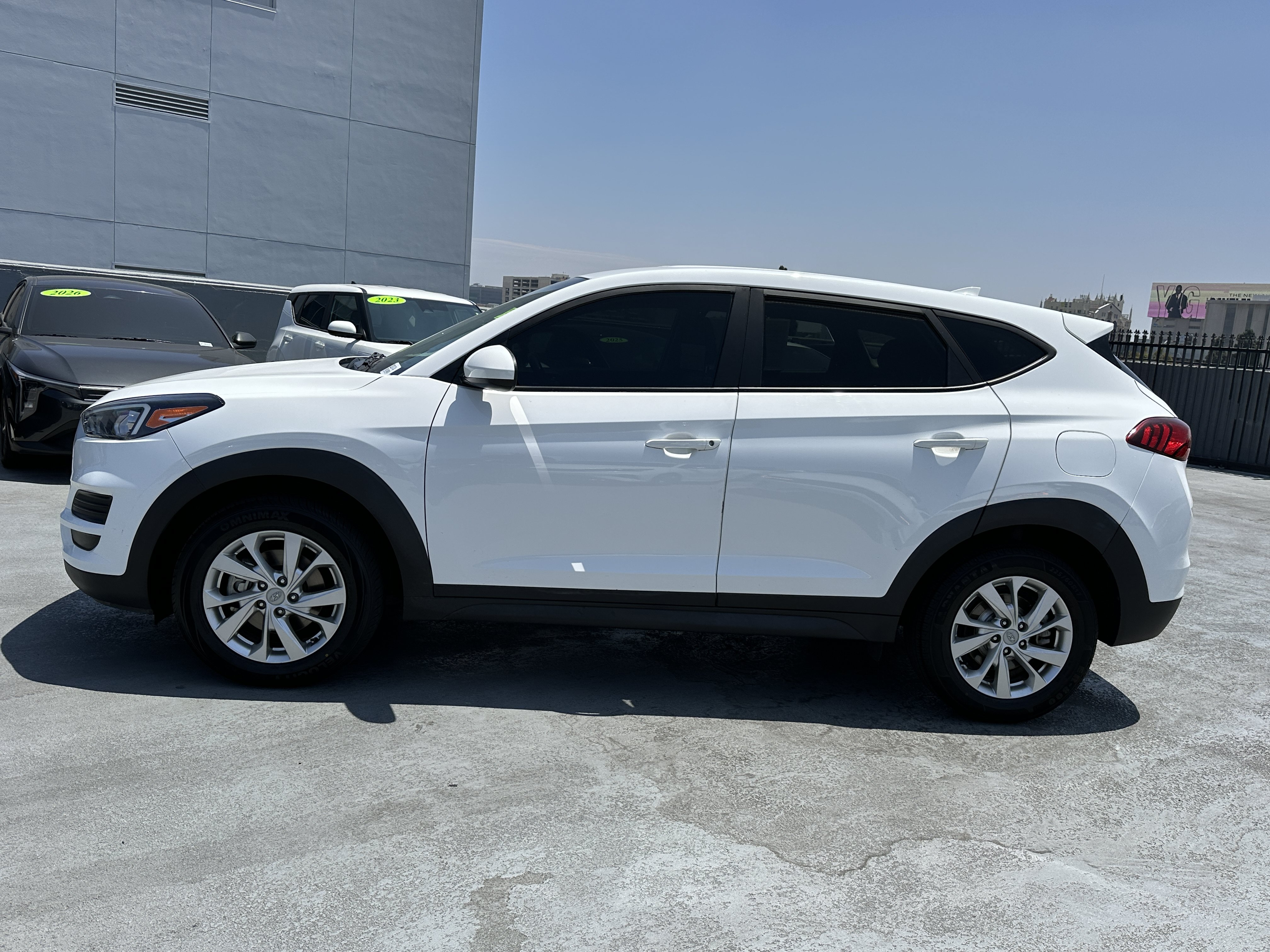 Used 2021 Hyundai Tucson SE w/ Cargo Package FWD image 3