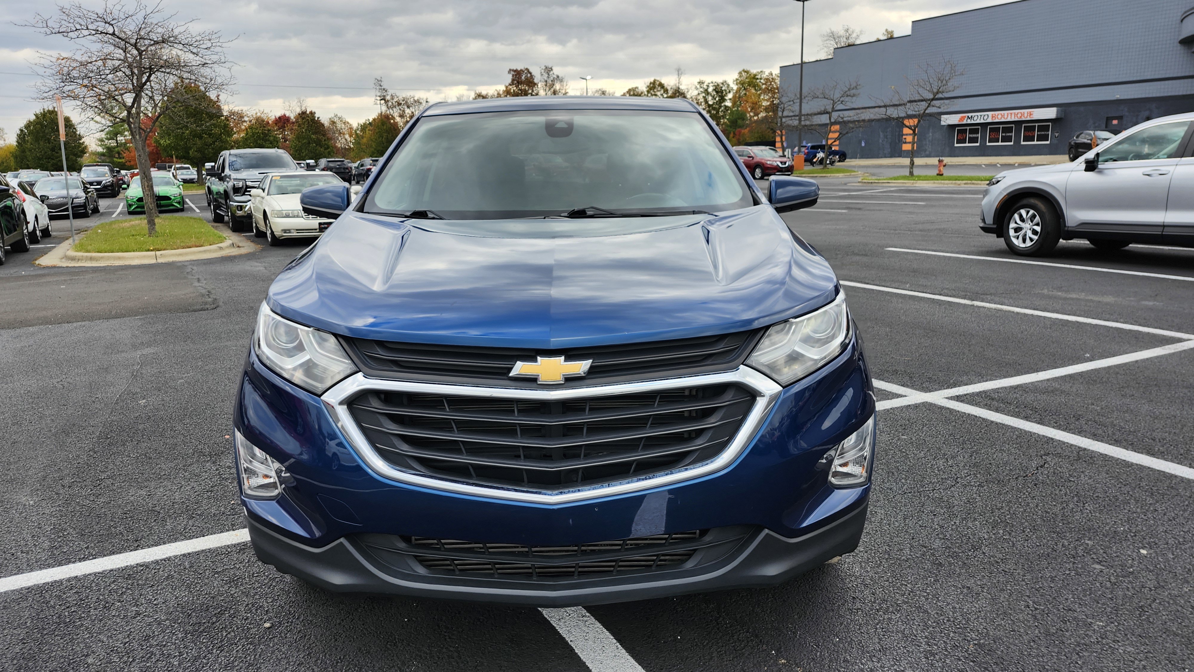 Used 2019 Chevrolet Equinox LT w/ Driver Convenience Package image 3