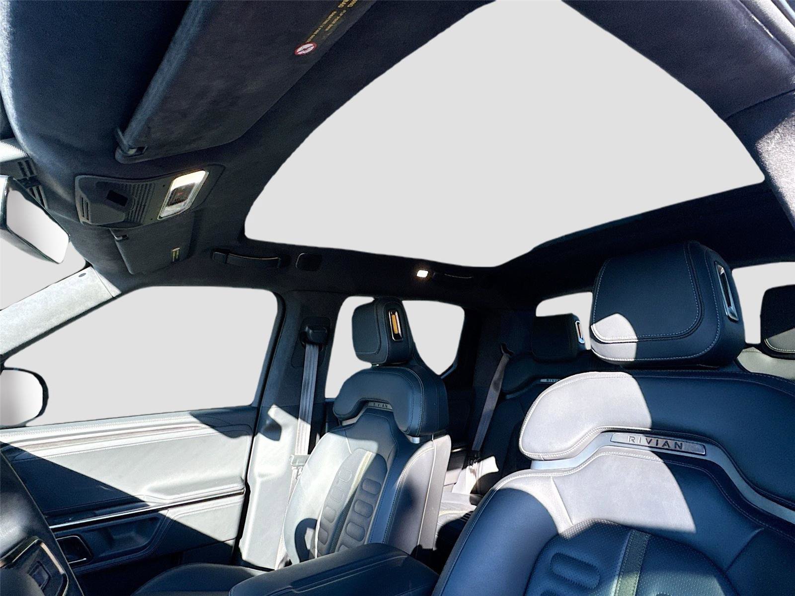 Used 2022 Rivian R1T Launch Edition image 17