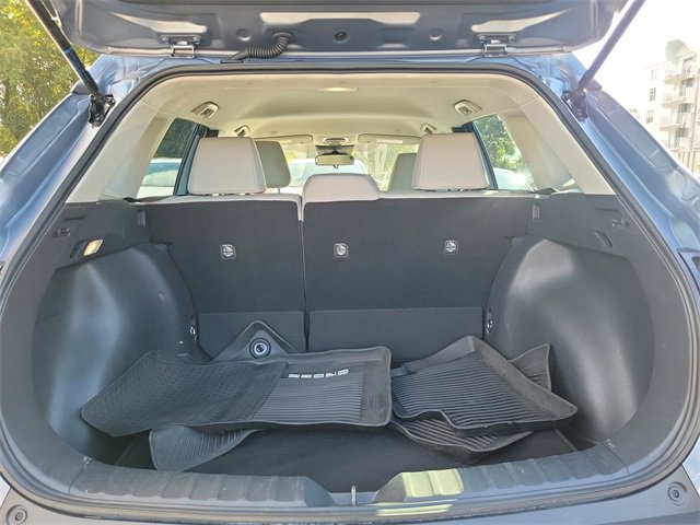 Used 2025 Toyota Corolla Cross L image 5