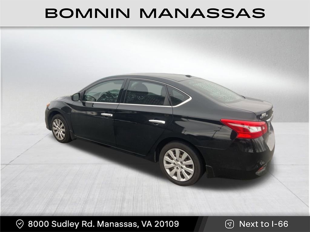 Used 2016 Nissan Sentra SV image 2
