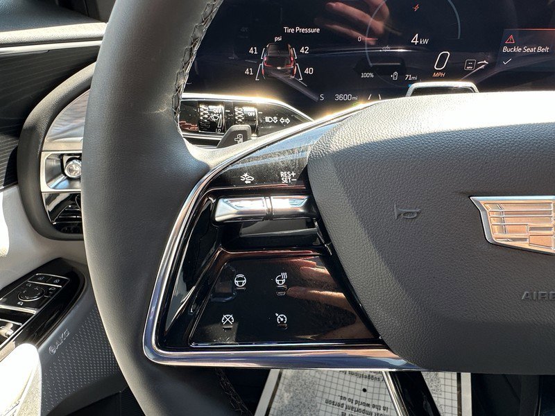 New 2025 Cadillac Lyriq Luxury image 21