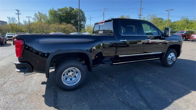 New 2026 Chevrolet Silverado 3500 High Country w/ Technology Package image 2