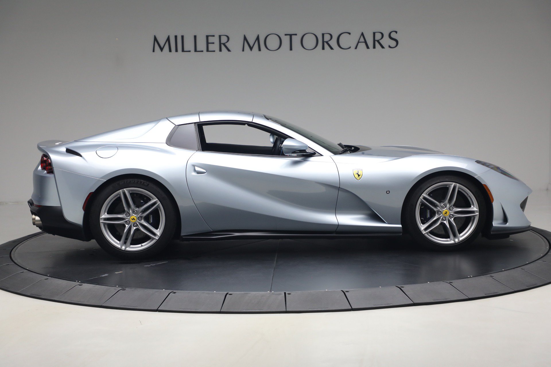 Certified 2022 Ferrari 812 GTS RWD image 32