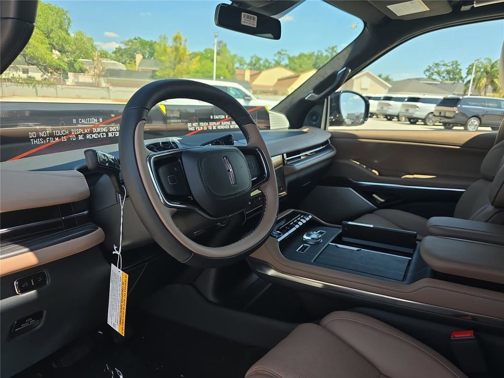 New 2026 Lincoln Navigator Black Label AWD/4WD image 18