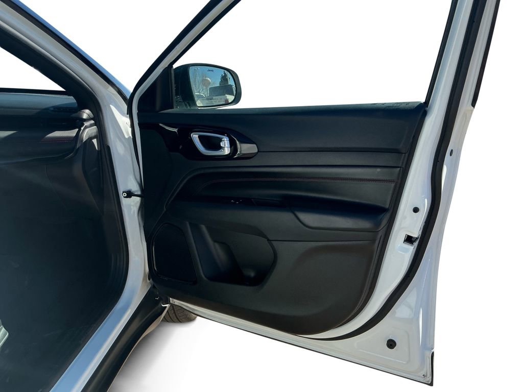 Used 2024 Jeep Compass Trailhawk image 16