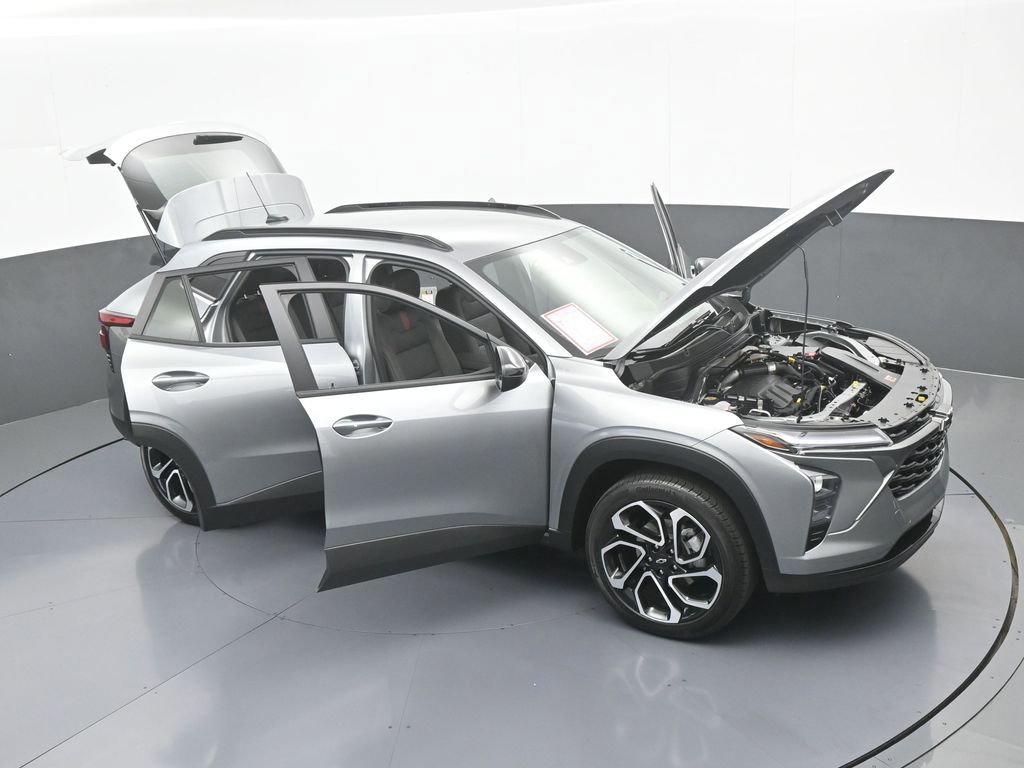 Used 2025 Chevrolet Trax RS w/ Driver Confidence Package image 60