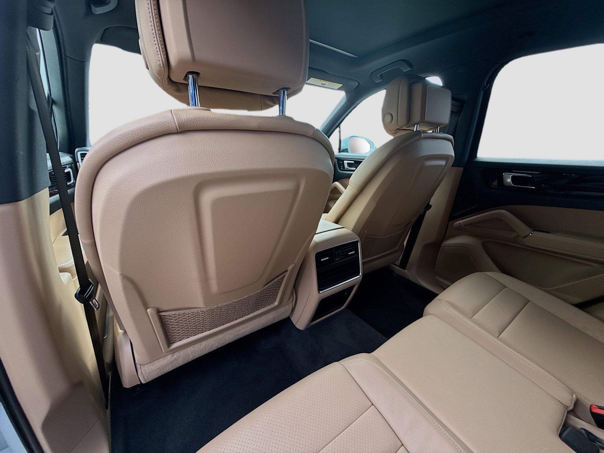 Used 2021 Porsche Cayenne AWD/4WD image 25