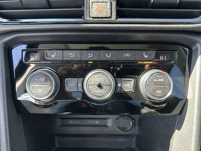 Used 2022 Volkswagen Taos SEL w/ Panoramic Sunroof Package image 21