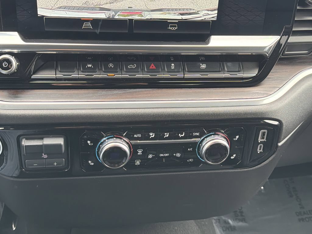 Used 2025 GMC Sierra 1500 SLT AWD/4WD image 6