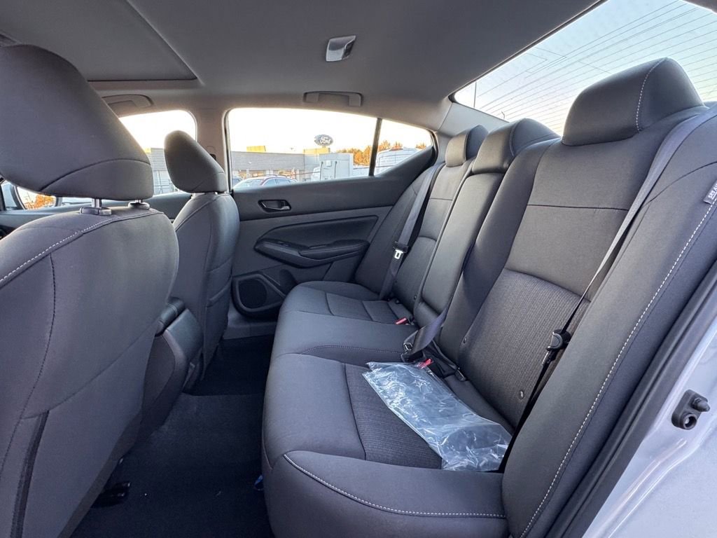 New 2025 Nissan Altima 2.5 SV w/ SV Premium Package FWD image 11