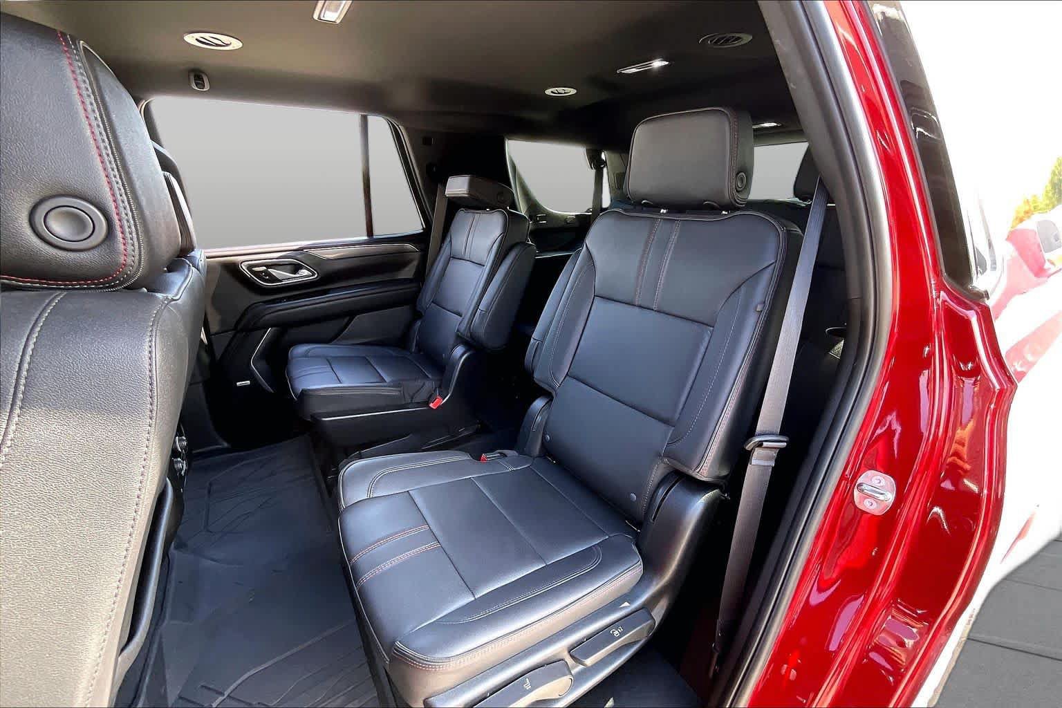 Used 2023 Chevrolet Tahoe RST w/ Luxury Package RWD image 18