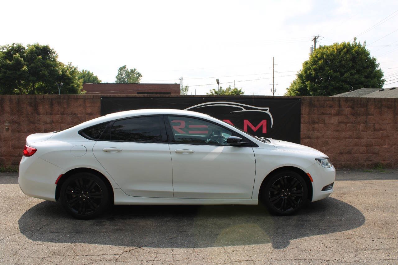 Used 2017 Chrysler 200 LX w/ Dark Appearance Package FWD image 5