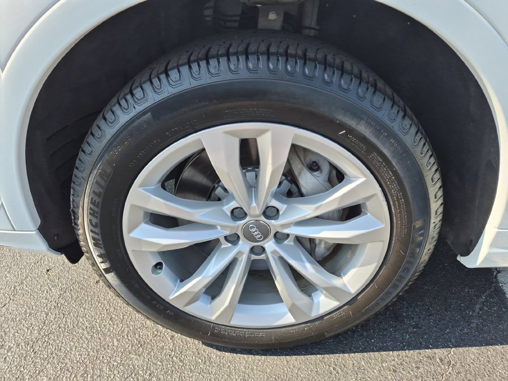 Used 2017 Audi Q7 2.0T Premium AWD/4WD image 9