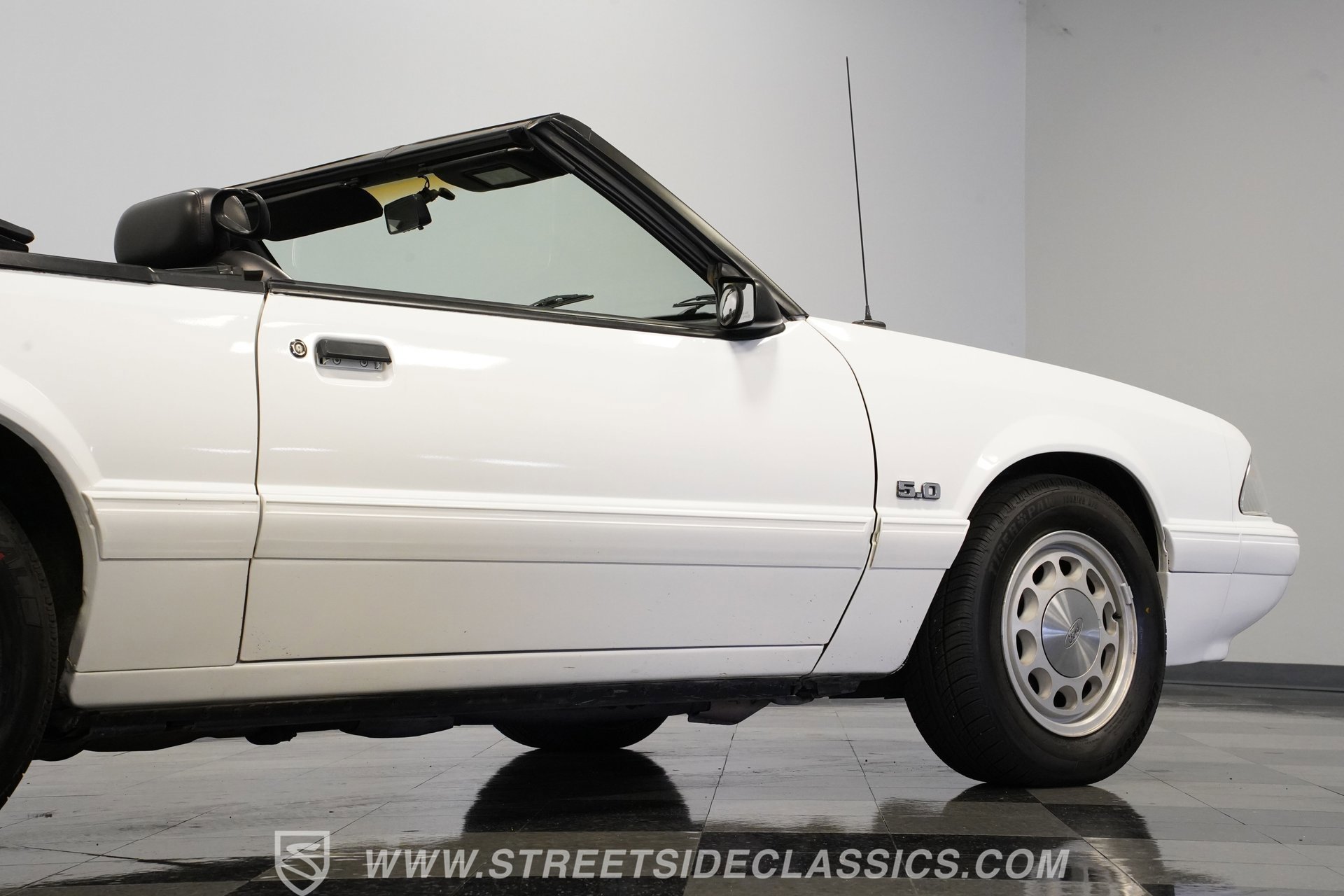 Used 1987 Ford Mustang LX image 29