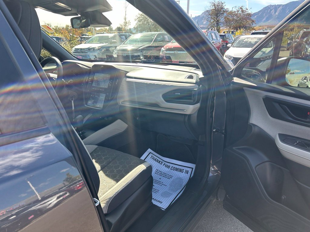 Used 2025 Subaru Forester AWD/4WD image 12