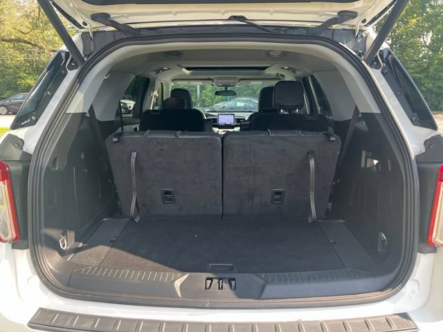 Used 2023 Ford Explorer XLT w/ Equipment Group 202A AWD/4WD image 24
