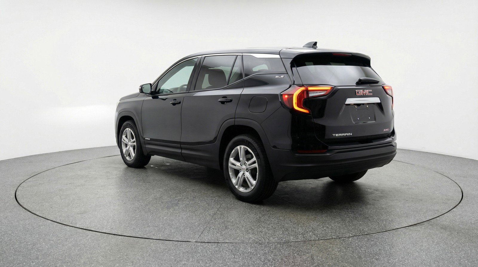 Used 2024 GMC Terrain SLE image 6