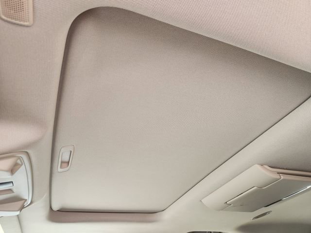 Used 2019 Cadillac Escalade ESV Premium Luxury image 25