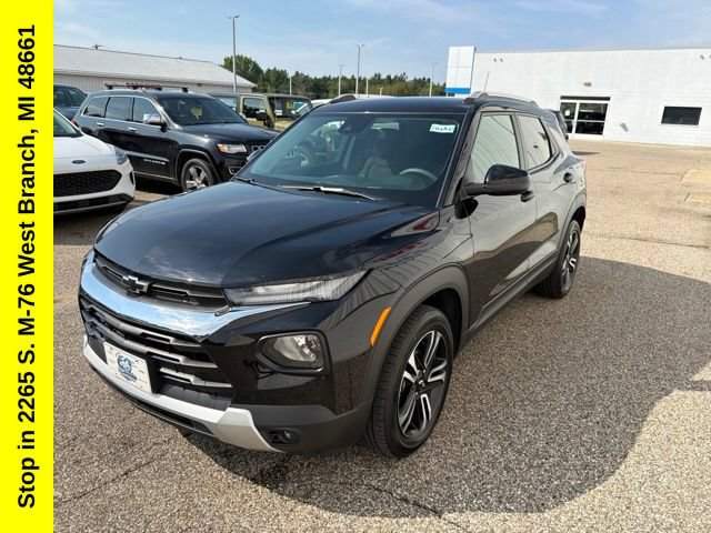 Used 2023 Chevrolet TrailBlazer LT w/ Convenience Package AWD/4WD image 6