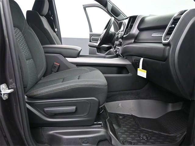 New 2026 RAM 1500 4x4 Crew Cab image 18